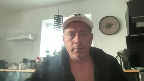 guil0 online show from September 2025 09:42:02 AM