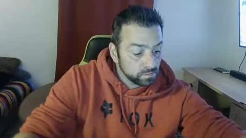 Snapshot of guillaume666286050 chatting on September 2025 10:18:02 AM guillaume666286050 online show from September 2025 10:18:02 AM
