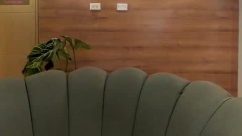 gummyluv online show from April 2026 11:10:02 PM