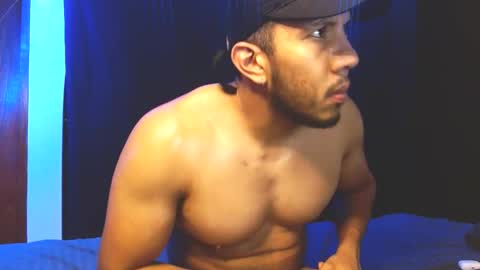 holl latino online show from November 2025 02:28:02 AM