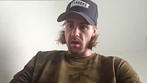 Snapshot of gusmuss chatting on October 2025 02:34:01 AM Jamie online show from October 2025 02:34:01 AM