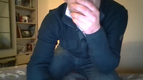 Snapshot of guywa chatting on January 2025 06:44:01 PM Drake online show from January 2025 06:44:01 PM