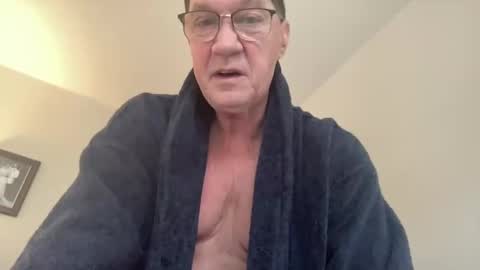 Snapshot of gwashere4u chatting on December 2024 05:35:02 PM gwashere4u online show from December 2024 05:35:02 PM