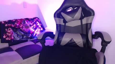 Snapshot of gwenhazel chatting on October 2025 11:43:02 AM gwenhazel online show from October 2025 11:43:02 AM