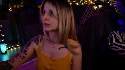 gwenhilton online show from February 2025 08:48:02 AM