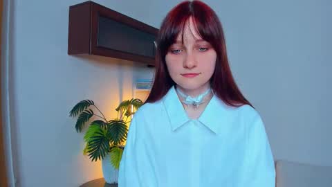 Kelly  Lilly online show from September 2025 06:51:01 PM