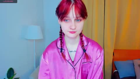 Kelly  Lilly online show from November 2025 06:54:02 PM