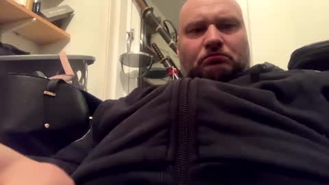 h0rnyd0ggy online show from December 2024 05:02:01 PM