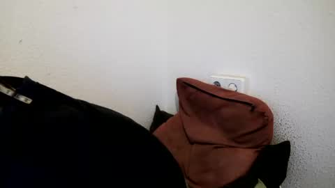 Snapshot of h1dden_reality chatting on February 2025 12:27:02 AM h1dden_reality online show from February 2025 12:27:02 AM