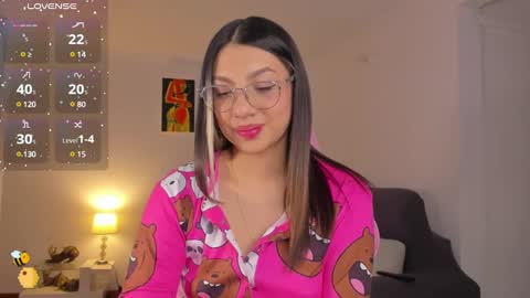 Snapshot of h3y_mia3 chatting on March 2025 06:26:02 AM Paulina  online show from March 2025 06:26:02 AM