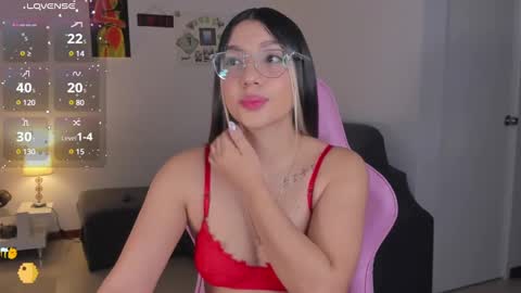 Snapshot of h3y_mia3 chatting on March 2025 07:08:02 AM Paulina  online show from March 2025 07:08:02 AM