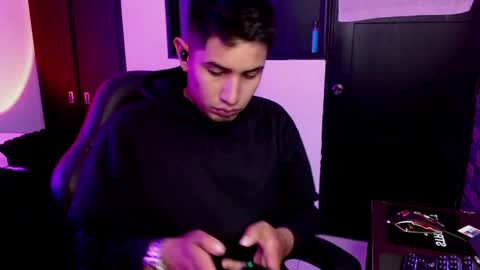 Snapshot of hades_sir chatting on January 2025 01:32:01 AM Hades Sir online show from January 2025 01:32:01 AM