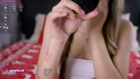 Snapshot of hadleynichols chatting on December 2025 01:12:02 AM Hi Im Rebecca Glad to see you in my room PVT is open online show from December 2025 01:12:02 AM