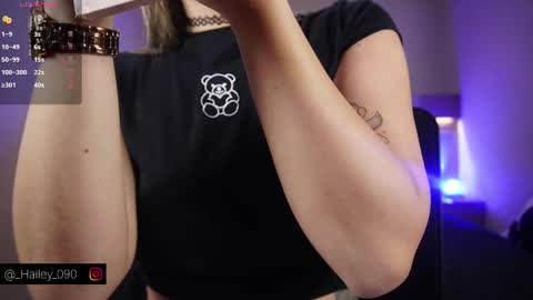 Hailey online show from October 2025 03:04:01 AM