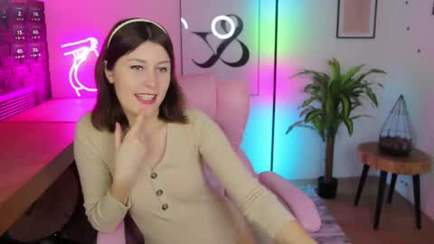 Hailey  Green online show from February 2025 07:09:01 PM