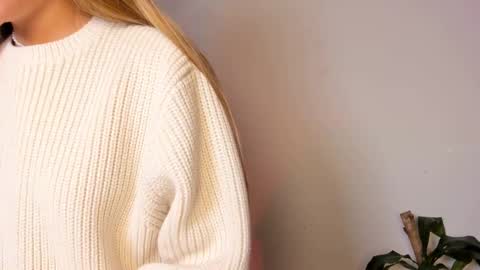 Hailey online show from September 2025 02:35:01 AM