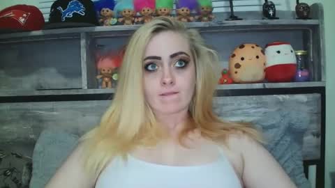 Snapshot of haileyakuma69 chatting on December 2024 12:23:01 AM Hailey and d online show from December 2024 12:23:01 AM