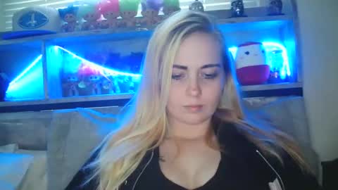 Snapshot of haileyakuma69 chatting on March 2025 11:09:02 PM Hailey and d online show from March 2025 11:09:02 PM