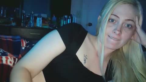 Snapshot of haileyakuma69 chatting on November 2025 06:14:01 AM Hailey and d online show from November 2025 06:14:01 AM