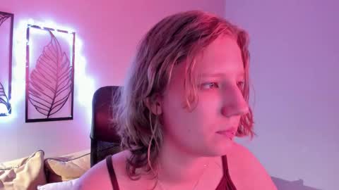 Hailey online show from November 2025 09:09:01 AM