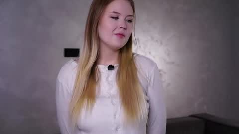 Snapshot of haileylaird chatting on August 2026 11:52:01 AM Gwen online show from August 2026 11:52:01 AM