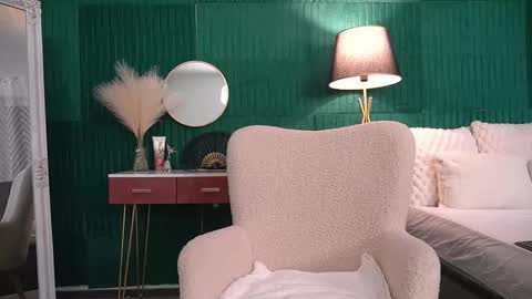 Hailey online show from November 2025 04:36:01 AM