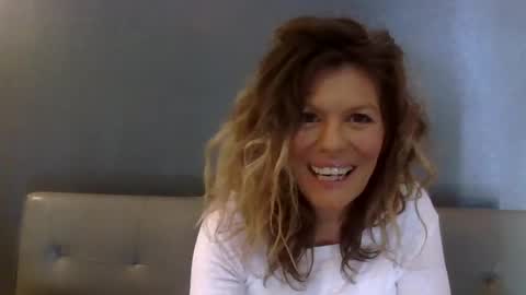 Hailey online show from November 2025 07:46:02 PM