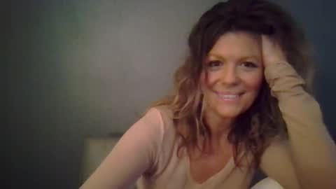 Hailey online show from December 2025 08:35:01 PM