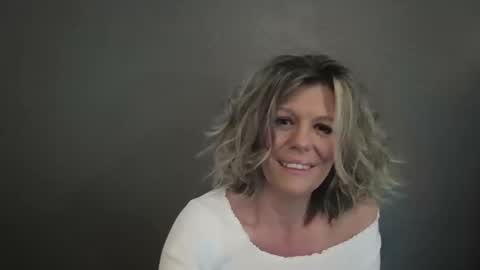 Hailey online show from April 2026 06:05:01 PM