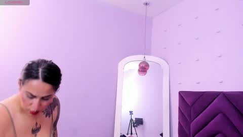 haileystonei online show from February 2025 11:46:02 AM