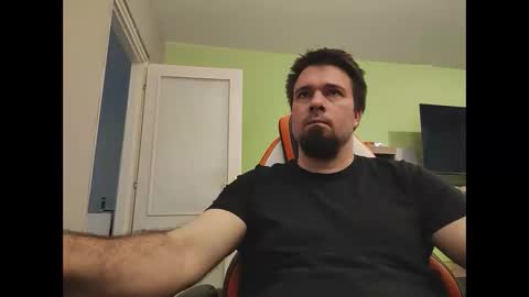 Snapshot of hairy_guy007 chatting on February 2025 10:15:01 AM hairy_guy007 online show from February 2025 10:15:01 AM