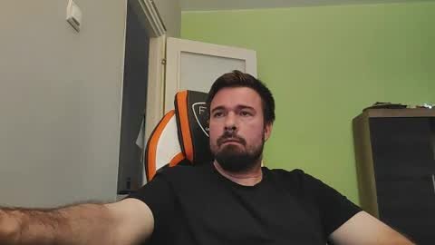 Snapshot of hairy_guy007 chatting on June 2026 07:39:01 AM hairy_guy007 online show from June 2026 07:39:01 AM