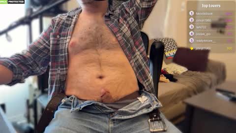 Snapshot of hairybelly818 chatting on February 2026 07:18:01 PM Hairy Belly online show from February 2026 07:18:01 PM