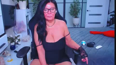 Monika online show from September 2025 09:58:02 AM