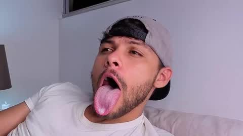 Independent       model  online show from November 2025 11:30:01 PM