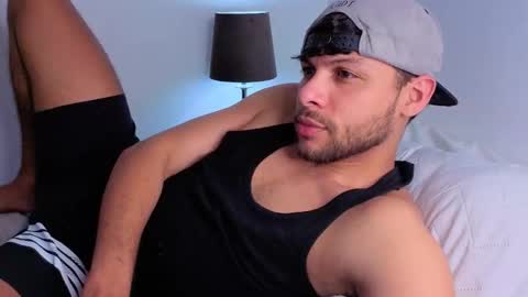 Independent       model  online show from December 2025 10:16:02 PM