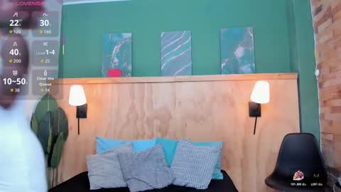 Halley Lorens online show from October 2025 07:05:02 PM