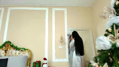 Hallie Stone online show from December 2025 01:40:01 PM