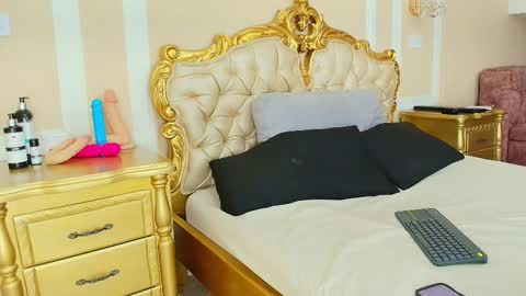 Hallie Stone online show from February 2026 01:38:01 PM