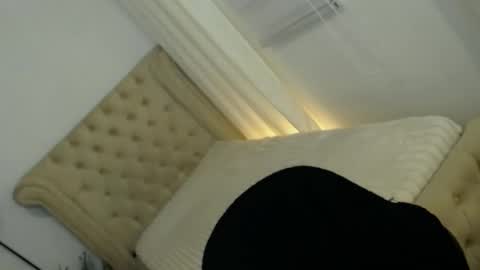 Snapshot of hana_be69 chatting on April 2026 10:30:02 PM hana_be69 online show from April 2026 10:30:02 PM