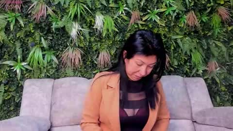 Hanna online show from November 2025 12:04:01 PM