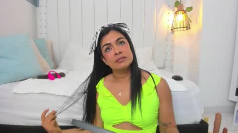 Snapshot of hanah_gray chatting on September 2025 11:21:01 AM hanah_gray online show from September 2025 11:21:01 AM