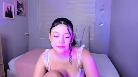 Hanna Lineros  online show from July 2026 03:21:02 PM