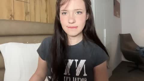 Snapshot of hanahwoods chatting on May 2026 06:53:02 AM hanahwoods online show from May 2026 06:53:02 AM