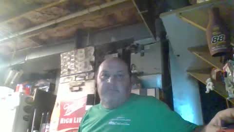 Snapshot of handiemanhere chatting on December 2025 04:31:02 AM naked man online show from December 2025 04:31:02 AM