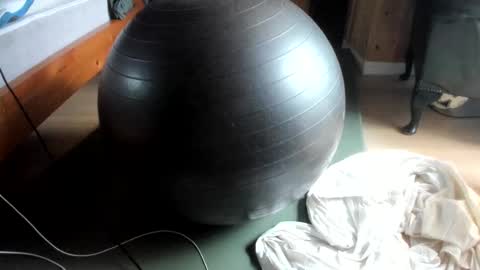 Snapshot of handncocknocum chatting on February 2025 02:37:01 PM handncocknocum online show from February 2025 02:37:01 PM