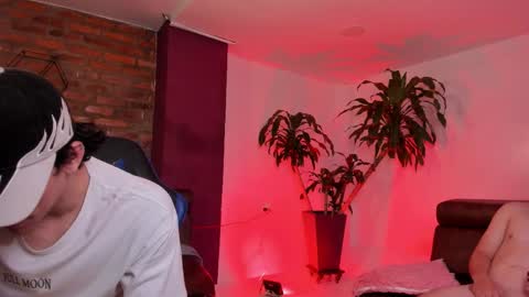 leonardfarrucknick and otis online show from November 2025 03:18:02 AM