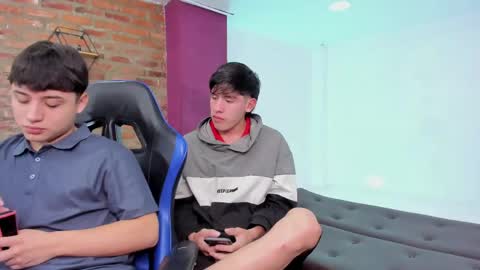 leonardfarrucknick and otis online show from April 2026 01:12:02 PM