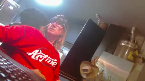 Snapshot of handyman5303 chatting on December 2024 09:56:01 AM Handystudman online show from December 2024 09:56:01 AM