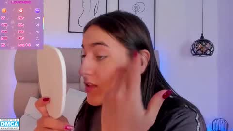 hanna__evans_ online show from January 2026 12:21:01 PM